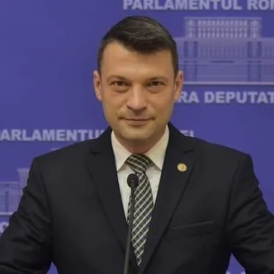 Rodeanu: PNL fără mască - înjurături și bătaie în Parlament