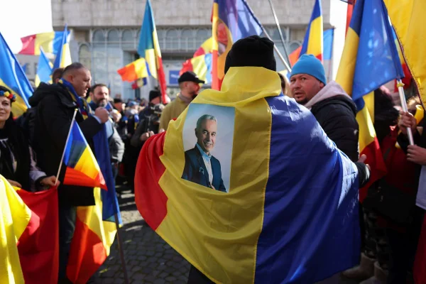 Avocat trimis în judecată pentru incitare la violență, ură sau discriminare, la un miting organizat de susținătorii lui Călin Georgescu
