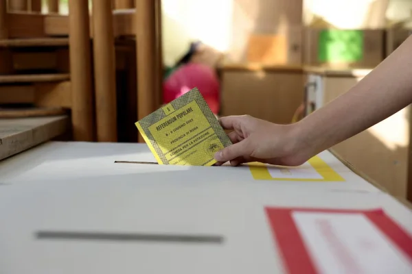 Referendumurile din Italia au eșuat din cauza prezenței scăzute la urne
