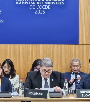 Emil Hurezeanu a avut discuții despre aderarea României la OCDE