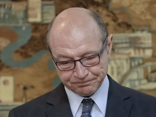 Traian Băsescu: Diaspora să înţeleagă că cei rămaşi în ţară au plătit costul intrării în UE şi NATO