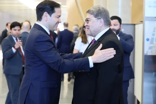 Emil Hurezeanu, întâlnire cu șeful diplomației americane, Marco Rubio: „Gata să lucrăm împreună pentru a avansa Parteneriatul Strategic”