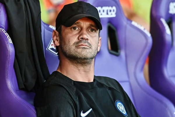 Chivu a sunat o legendă a lui Inter, dar a fost refuzat! Primul antrenament, cu doar șase jucători