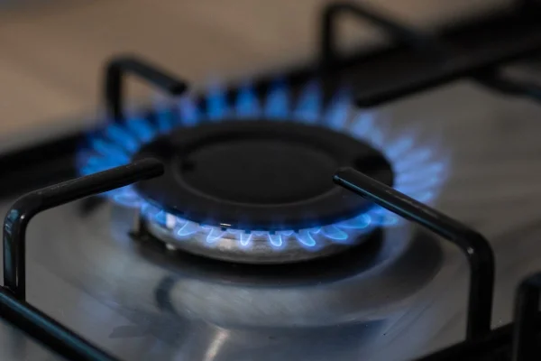 Aproape 3.000 de consumatori din Sectorul 1 al Capitalei, fără gaze naturale din cauza unei avarii la o conductă, provocată de o companie care făcea foraje