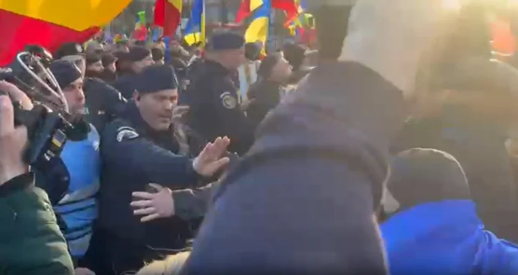 AUR-istii vor sa faca scandal in ziua investirii presedintelui Dan. Jandarmeria avertizeaza: „Reamintim necesitatea respectarii cadrului legal in vigoare privind organizarea si desfasurarea adunarilor publice”