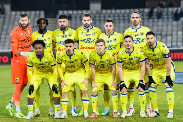Primul transfer al Petrolului sub comanda lui Ciobotariu! Un atacant grec vine din liga a doua olandeză