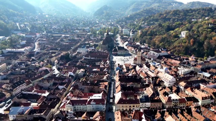 Dosar penal la Brașov, după ce un copac a căzut peste doi oameni, iar unul a decedat /  Procurorii solicită expertize