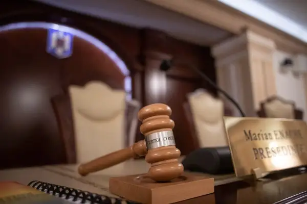 Curtea Constituţională discută pe 17 septembrie sesizarea preşedintelui Nicuşor Dan pe legea referitoare la regimul cultelor