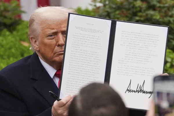 UPDATE Donald Trump a anunțat taxele pentru „dușmani" și o „epocă de aur” pentru SUA. UE, taxată cu 20%