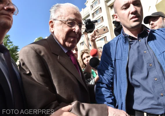 UPDATE Ion Iliescu, în vârstă de 95 de ani, în așteptarea unui diagnostic. Fostului președinte i s-au descoperit afecțiuni pulmonare grave