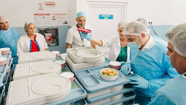 Pacienţii nemulţumiţi de mâncarea din spitale pot face reclamaţie direct pe site-ul Ministerului Sănătăţii