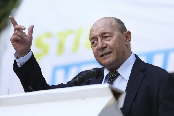 SURSE Traian Băsescu a suferit o intervenție chirurgicală pe cord la Paris
