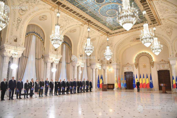 VIDEO Membrii Guvernului Bolojan au depus jurământul de învestitură
