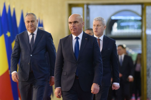 „Trenulețul durerii”. Ofensivă totală împotriva bugetarilor: tăieri prin OUG pe toate direcțiile pentru economisire de bani