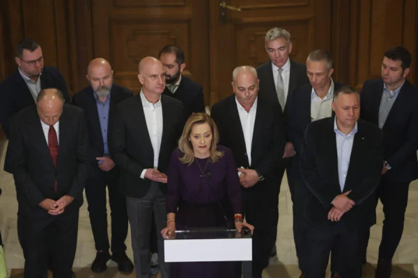 Puciul din USR împotriva Elenei Lasconi era programat pe 25 noiembrie. Victoria lui Călin Georgescu a amânat planul