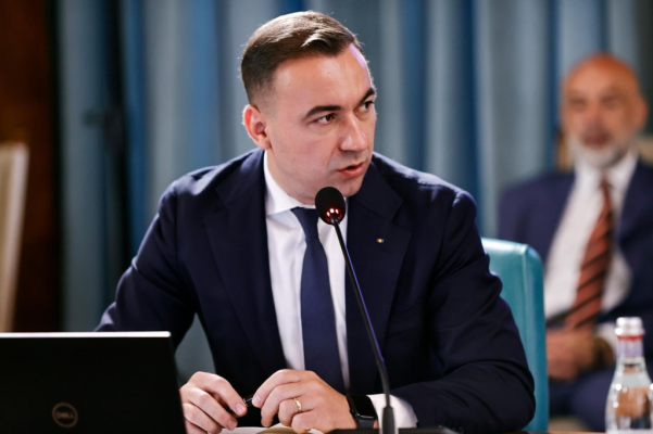 Câți bani s-au strâns până acum de la directorii de companii de stat care au acceptat să doneze 20%. Unde se duc sumele donate