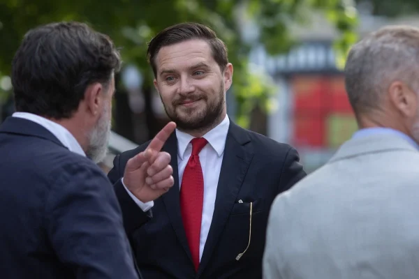 Cine este Stelian Bujduveanu, viceprimarul liberal care preia interimatul Primăriei Capitalei și problemele pe care le are Bucureștiul cu infrastructura, poluarea și haosul urbanistic