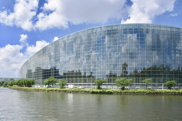 „Loja Huawei” de pe stadionul Anderlecht, scenă a unui scandal european de corupție