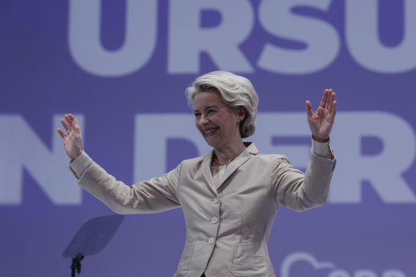 Moțiune de cenzură în PE. Piperea o compară pe Ursula von der Leyen cu un șofer amețit care duce UE spre zid