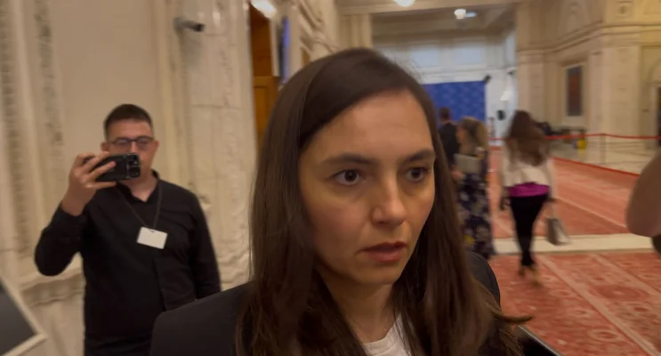 VIDEO Lidera POT, Anamaria Gavrilă, către jurnaliștii din Parlament care îi puneau întrebări: „Voi sunteți pe cale de dispariție”