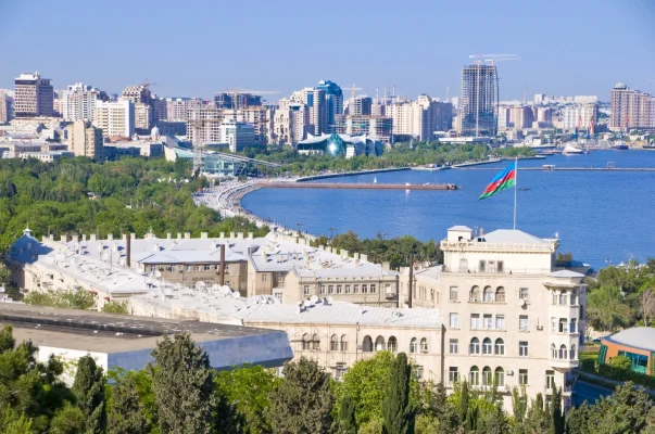 Paște 2025. Unde petrec românii peste hotare: destinații clasice și apariții surpriză, precum Azerbaidjan