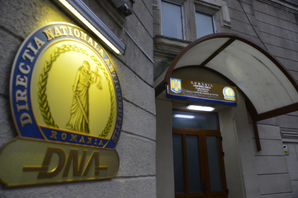 DNA: UE vede rezultate pozitive în combaterea corupției în România. Domeniile de risc, în administrație