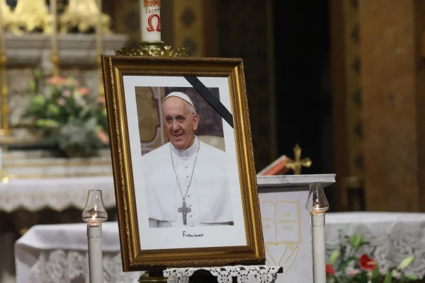 Funeraliile Papei Francisc: lideri mondiali și sute de mii de credincioși