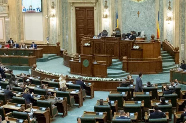 Senatorii au adoptat proiectul privind pensiile speciale