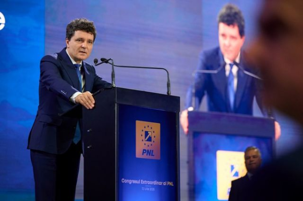 Nicuşor Dan, întrebat despre disputa dintre SUA şi unele state europene privind cumpărarea de arme pentru Ucraina: În tot mecanismul ăsta România are un rol relativ mic. Lucrul cel mai îmbucurător e cel concret, că azi s-a dat pachetul 18 de sancţiuni