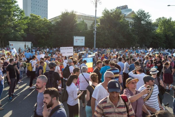 Rusia vrea să provoace haos în România pentru Georgescu înainte de alegeri: Drumuri blocate, ciocniri violente cu poliția