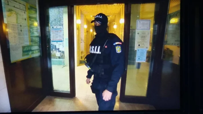 Metoda “lover boy”: 11 bărbați, suspectați că au racolat și trimis în Marea Britanie 27 de persoane vulnerabile pentru prostituție