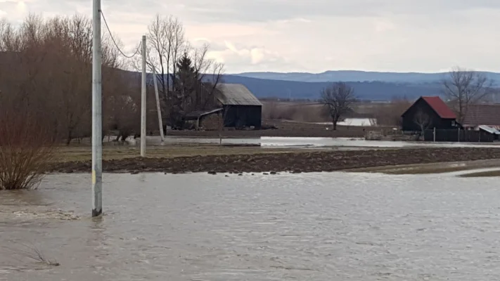 Cod roșu de inundații în Harghita, Brașov și Covasna