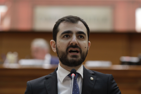 Claudiu Năsui acuză ÎCCJ că majorează alte sporuri pentru a compensa reducerea celui de condiții vătămătoare. „Le pasă doar să ia cât mai mulți bani”