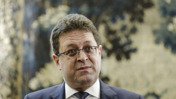 Directorul RA-APPS, salariu și beneficii de aproape 1 milion de euro pe an. Vicepremierul Anastasiu: "Sper că s-a pus virgula greșit"