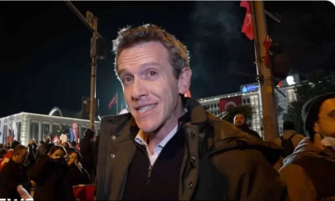 Jurnalistul Mark Lowen, arestat și deportat din Turcia, pentru că a relatat despre protestele anti-Erdogan