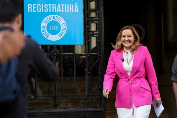 Portret de candidat. Cine este Elena Lasconi, jurnalista ajunsă vârf de lance în USR