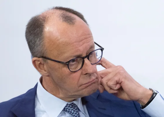 Scăderi pe bursele germane după ce Merz nu obține majoritatea pentru a fi cancelar