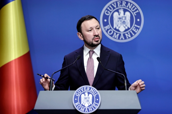 Mircea Fechet, despre „primele nerușinate” la pensionare: „Profund imorale și rușinoase. Toate aceste bonusuri nejustificate trebuie să dispară”