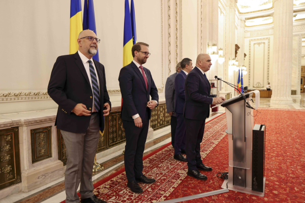 Miniștrii lui Bolojan, avizați pe bandă rulantă. Vom avea guvern instalat chiar în seara asta. AUR, supărat că e redus la tăcere