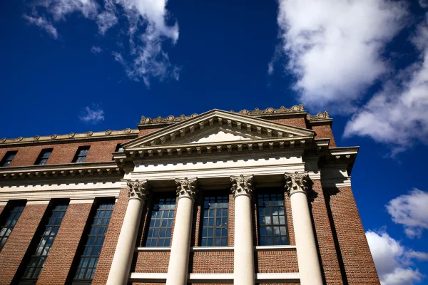 Administrația Trump retrage Harvardului dreptul de a înscrie studenți internaționali. Acuzații de colaborare cu Partidul Comunist Chinez și incitare la ură