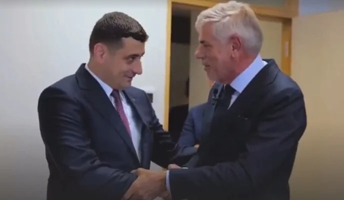 Lider politic din Belgia care s-a întâlnit cu George Simion înainte de turul doi afișează simboluri naziste și motto-ul SS