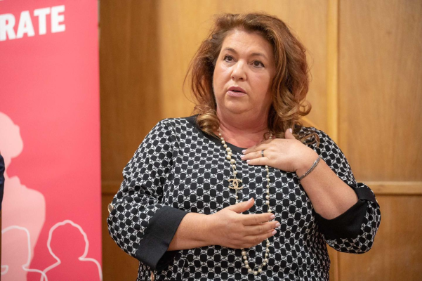 Senatoarea Carmen Orban: Mă onorează nominalizarea făcută de PSD Buzău pentru funcţia de ministru al Sănătăţii. Nu îmi doresc în acest moment să renunț la a fi medic zi de zi
