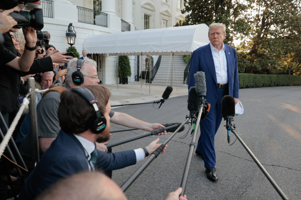 Dialog emoționant între Donald Trump și o jurnalistă din Ucraina al cărei soț este pe front