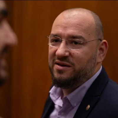 USR: PSD și PNL ajută mafia lemnului și resping propunerea de înființare a „DNA-ului pădurilor”