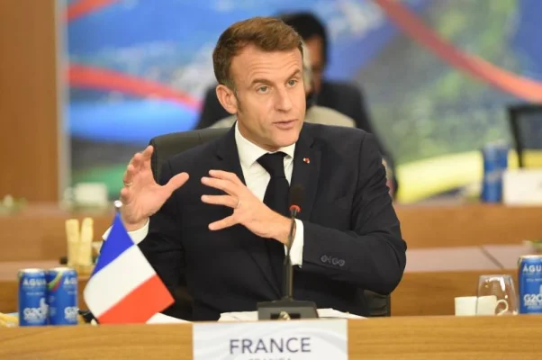 Emmanuel Macron a vorbit în faţa studenţilor vietnamezi despre "dezinhibarea superputerilor"