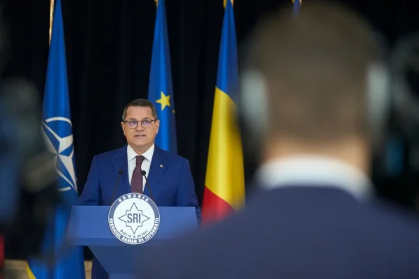 Eduard Hellvig: România s-a salvat cu emoții de la o retrogradare dramatică. Democrația e grea!