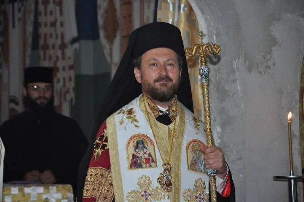 La trei luni după condamnarea definitivă pentru viol și agresiuni sexuale, Patriarhia Română a aprobat caterisirea prin readucerea la statutul de monah a fostului episcop de Huși, Corneliu Onilă