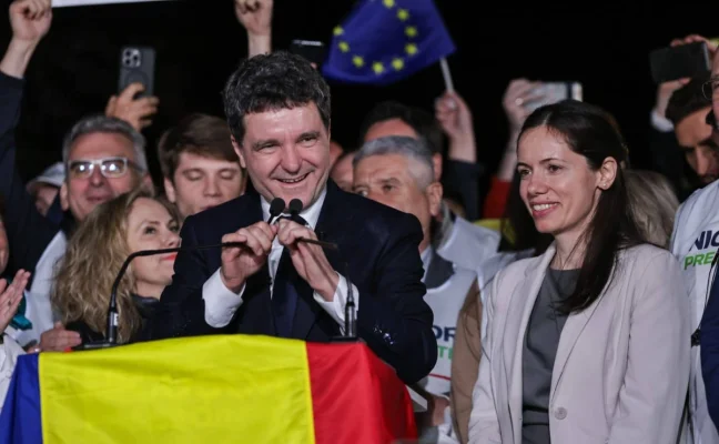 Mirabela Grădinaru, apariție în calitate de „prima-doamnă a României”. Cum a fost surprinsă aseară alături de Nicușor Dan și ce program are azi