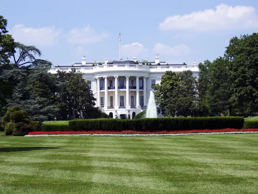 AKTUAL24 | Aproape 2000 de cercetători îi cer președintelui Trump oprirea „atacului asupra științei americane”