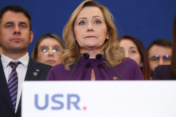 USR se delimitează de Elena Lasconi, în urma scandalului generat de fotografiile care îl implică pe Nicușor Dan